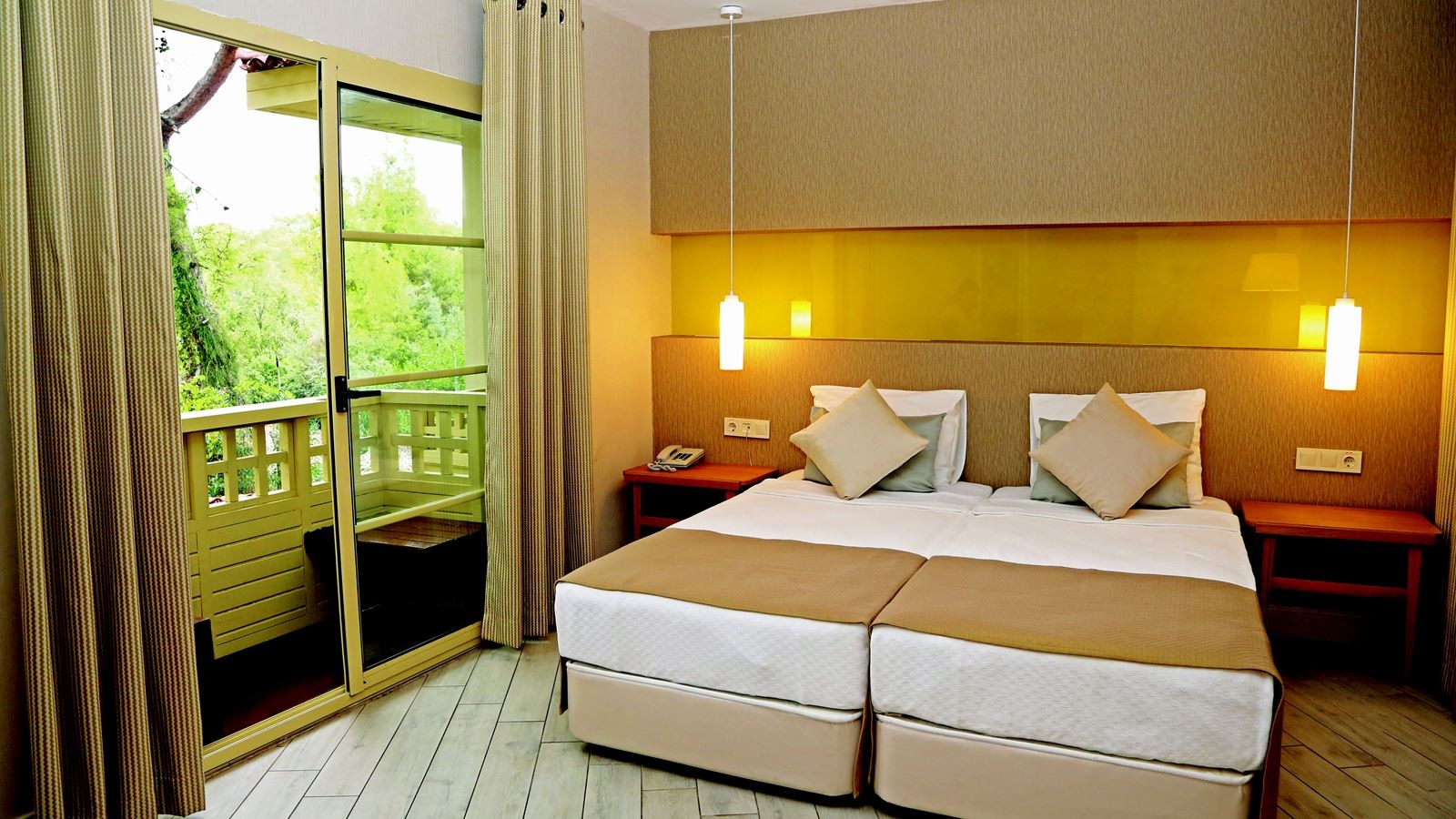 rooms-family-room