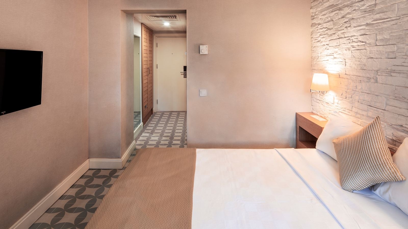 rooms-standard-room