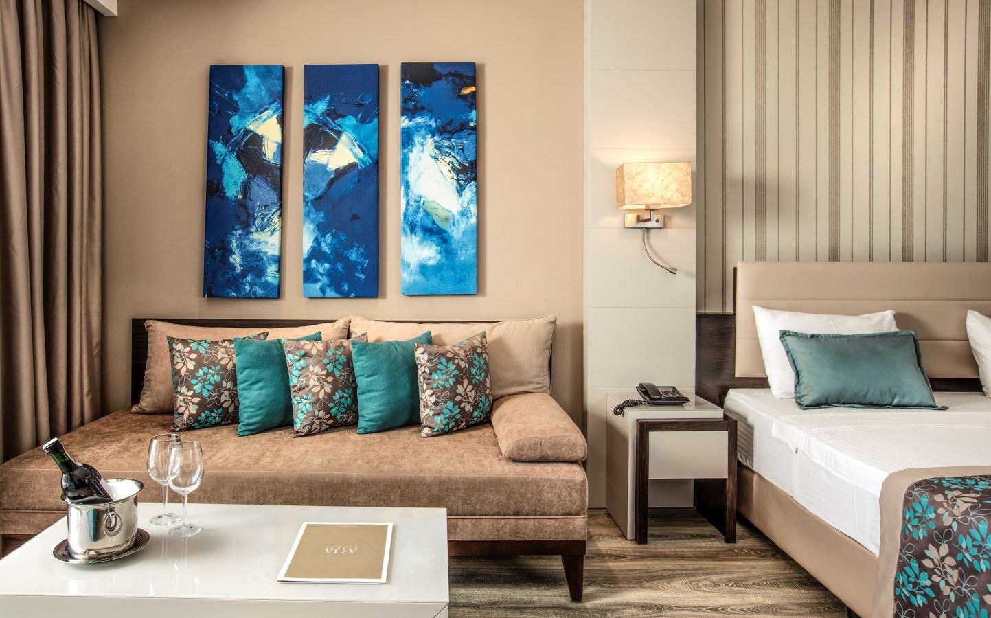 rooms-main-building-deluxe-room-sea-view