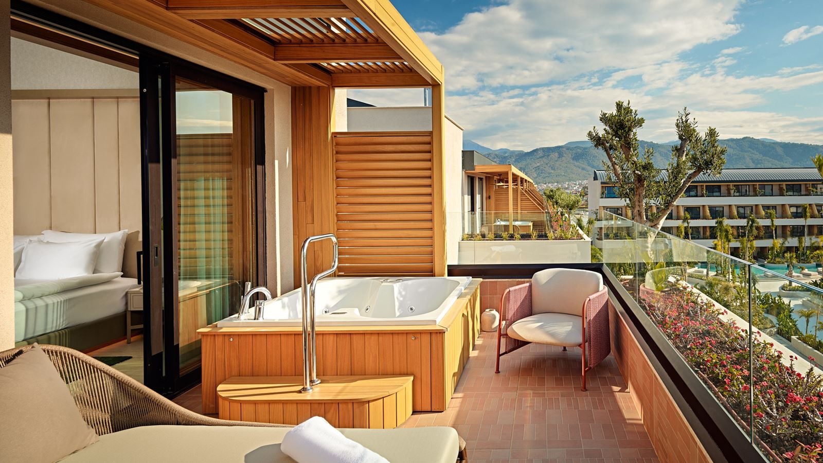 rooms-club-jacuzzi-suite-adult-zone