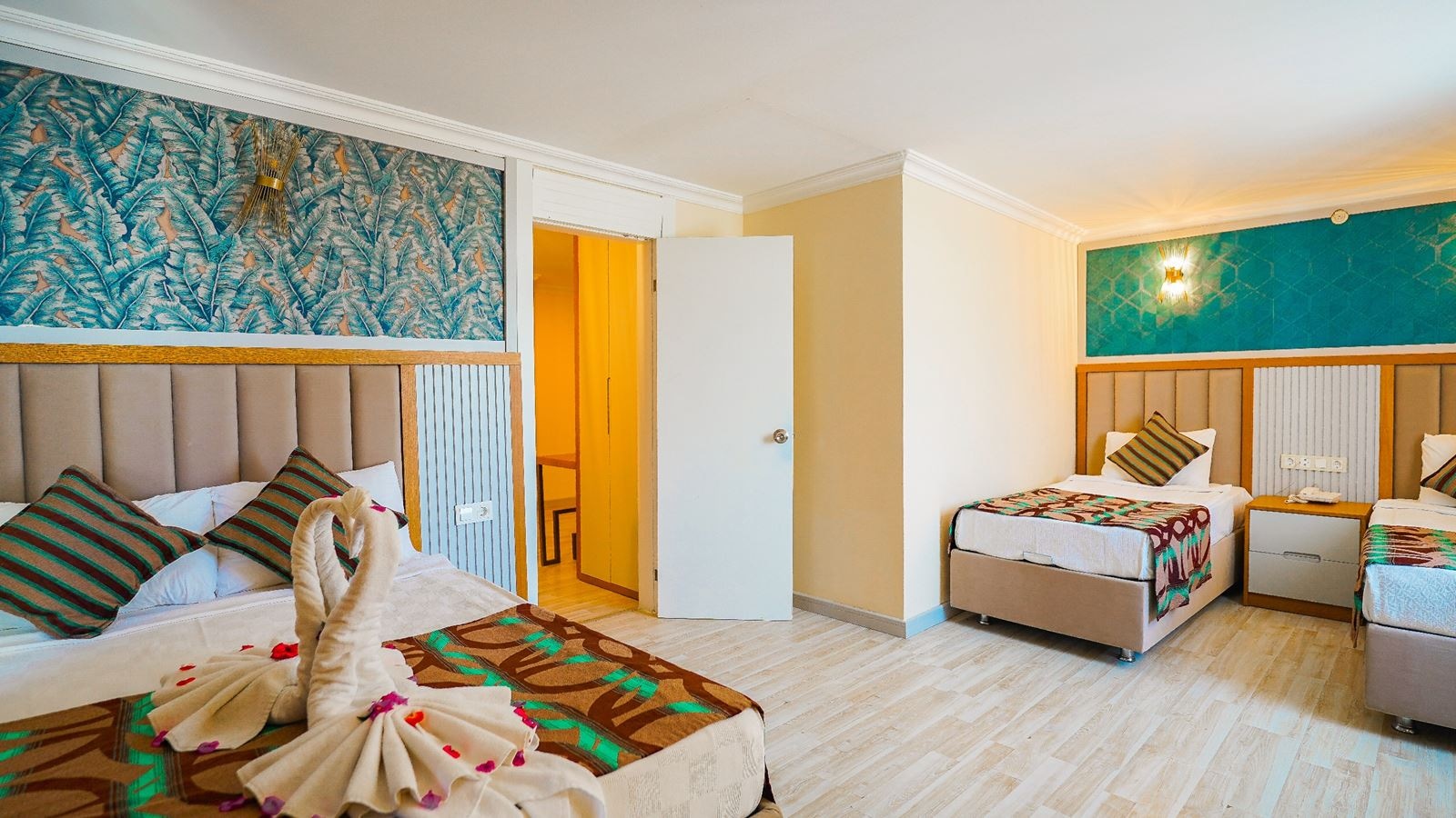 rooms-family-rooms