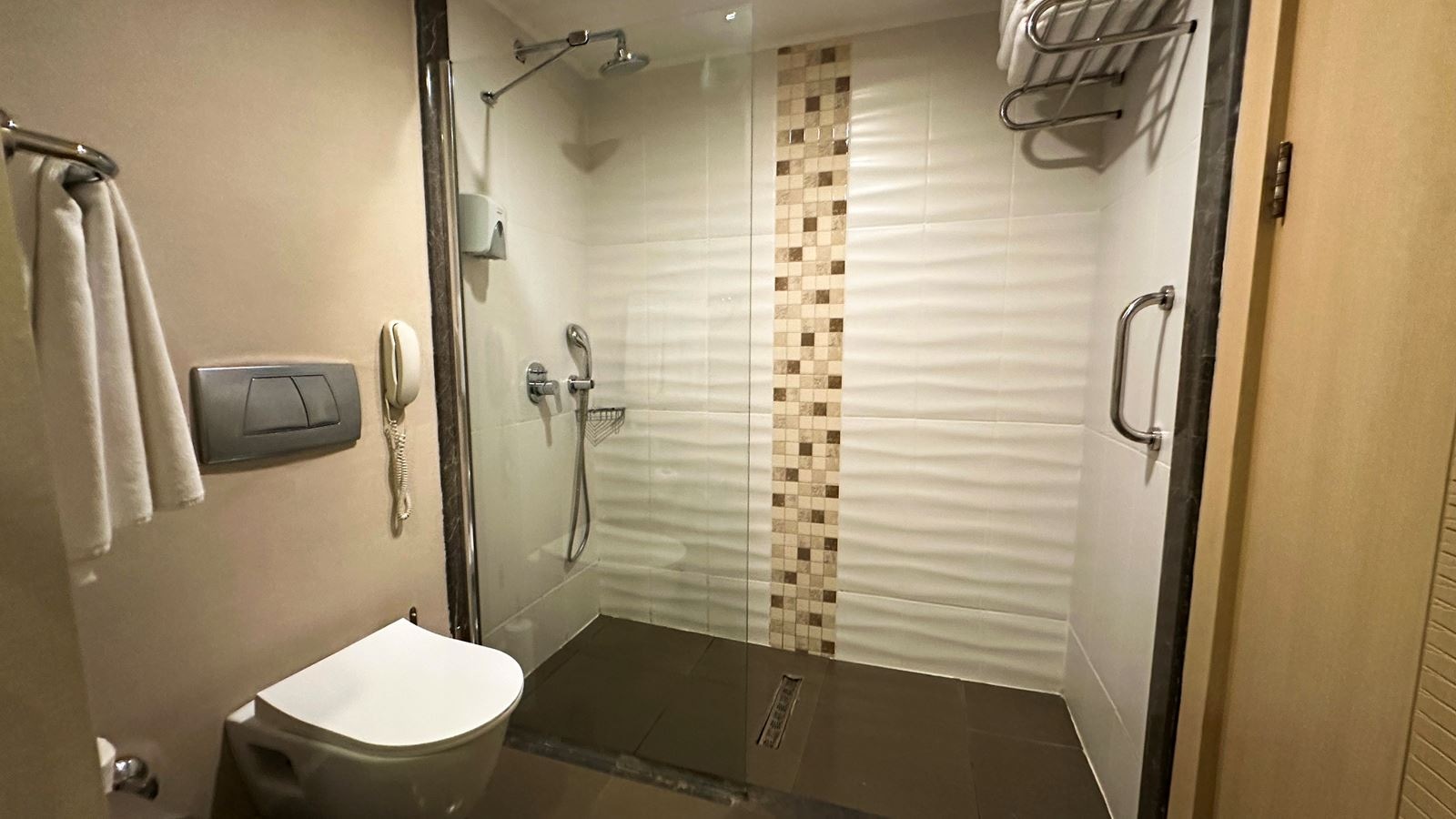 rooms-large-room