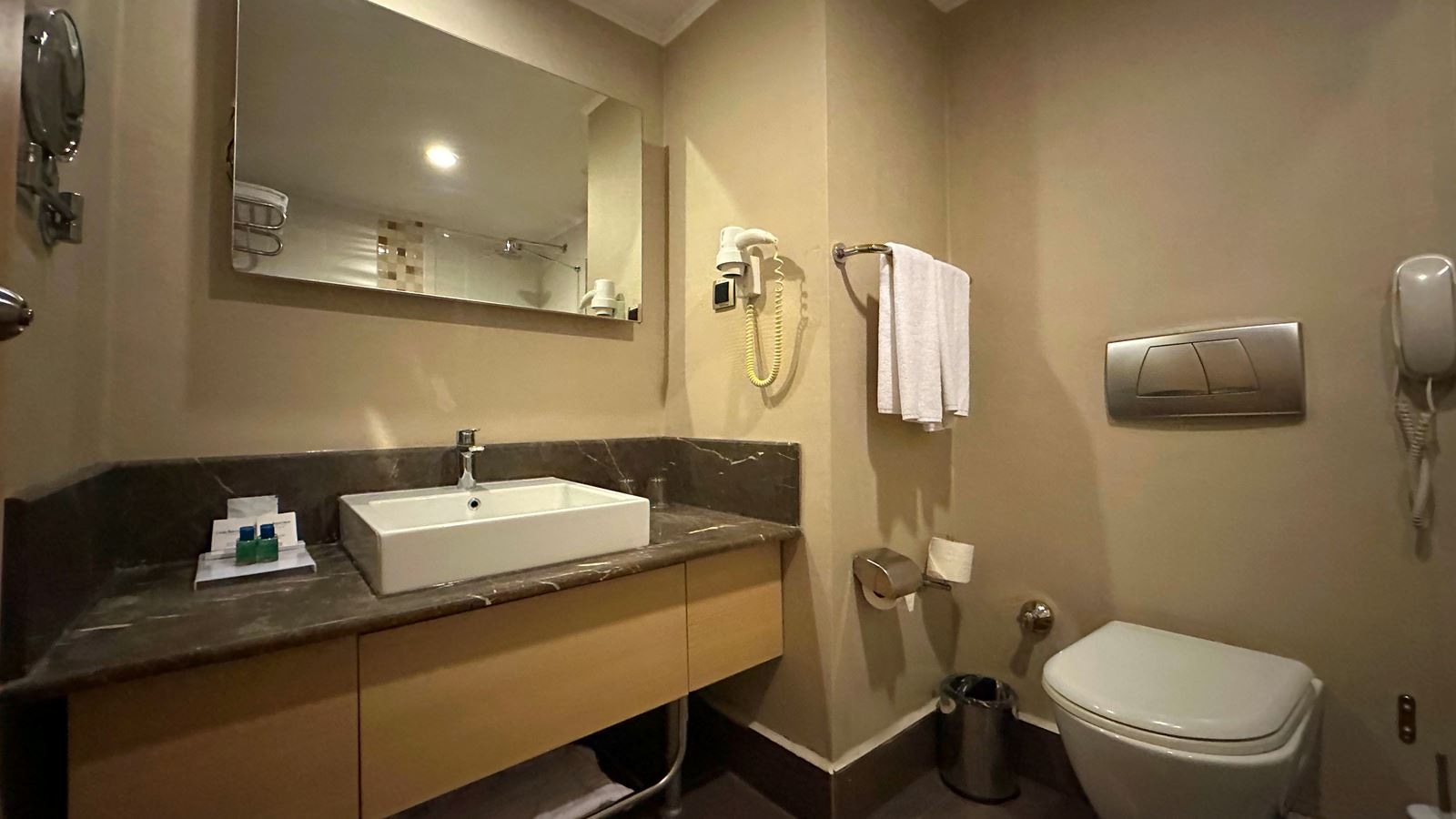 rooms-swim-up