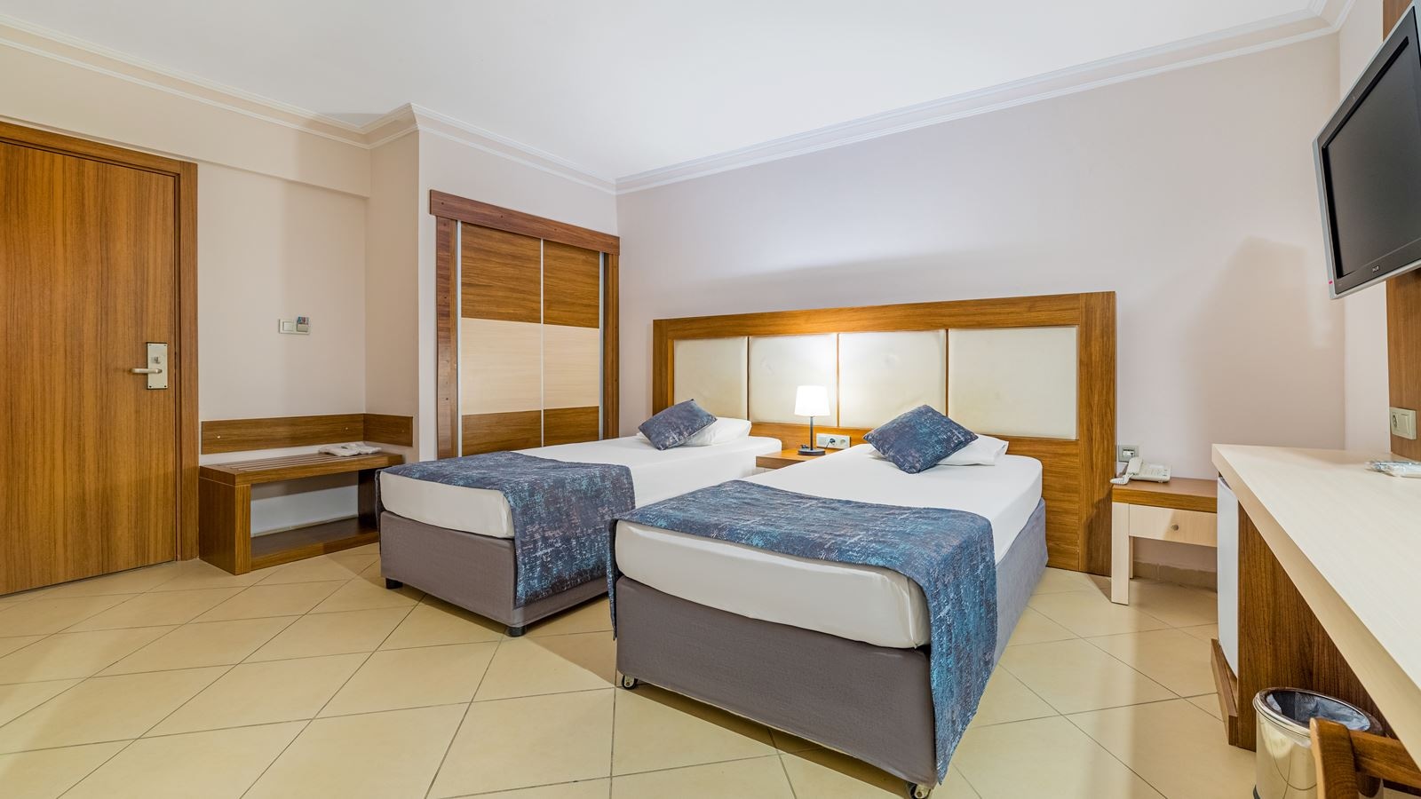 rooms-standard-room