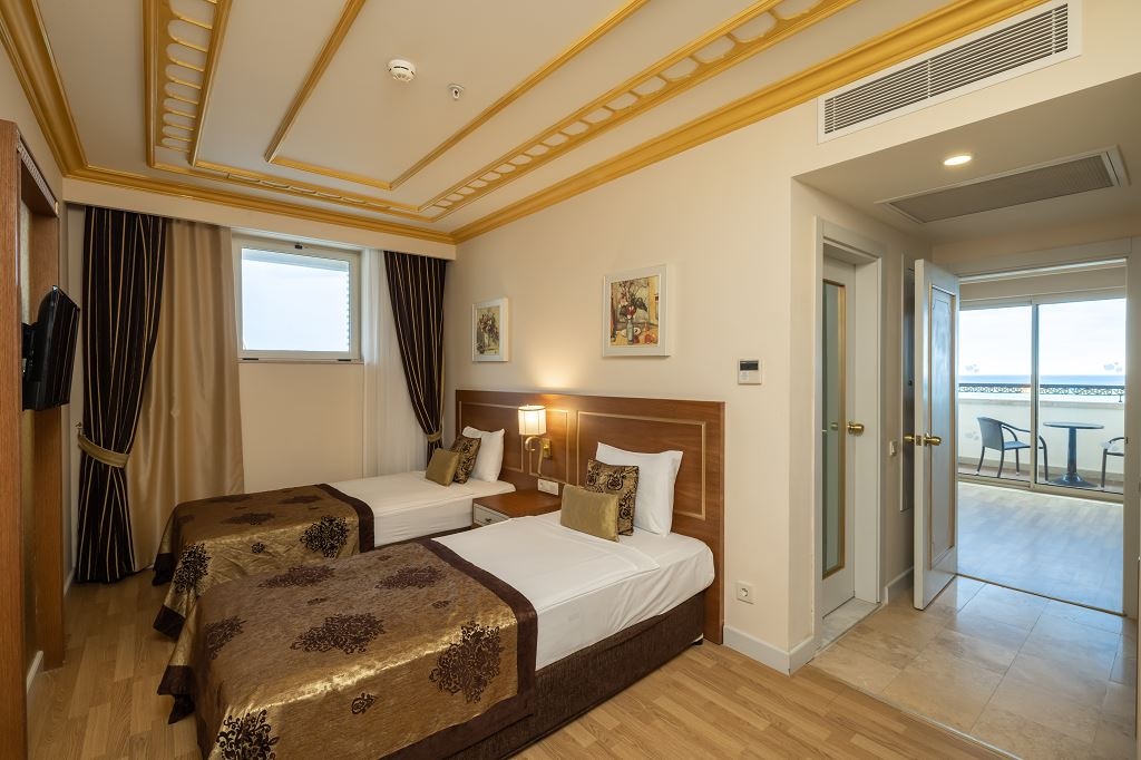 rooms-family-room