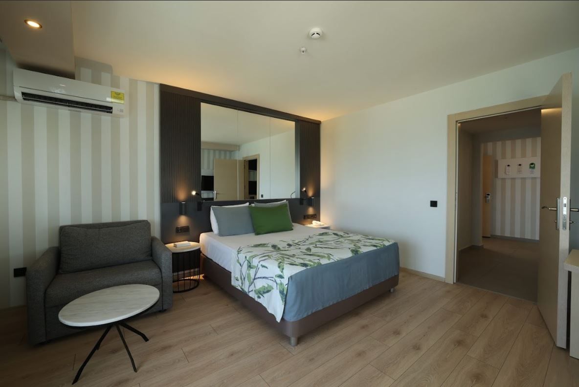 rooms-family-room-sea-view