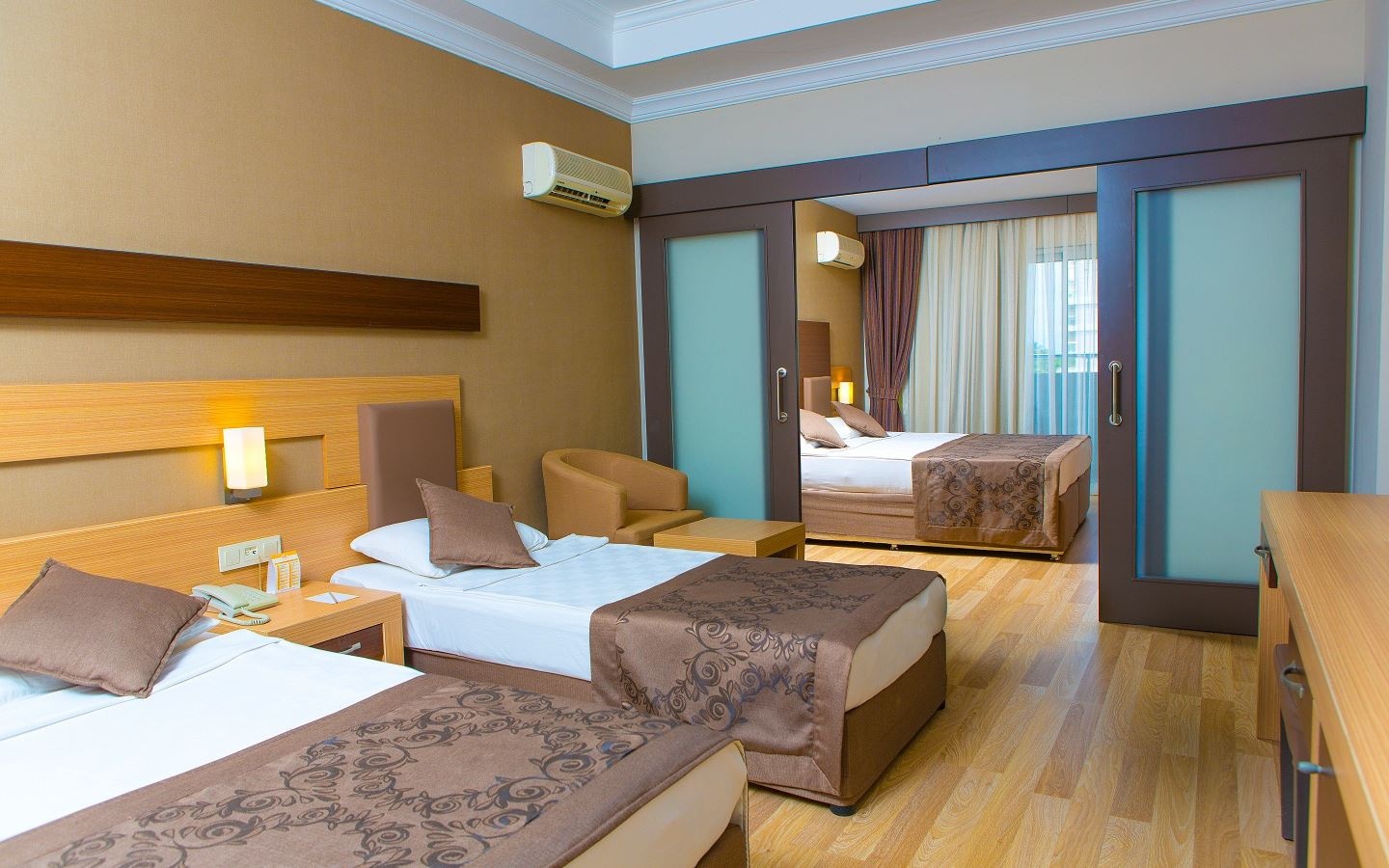 rooms-family-room