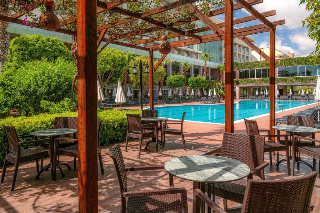 restaurants-garden-bar