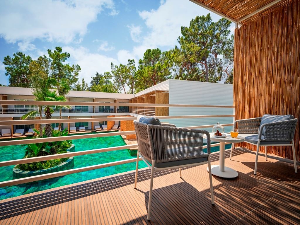 rooms-aphel-lagoon-duplex-swipup-suite