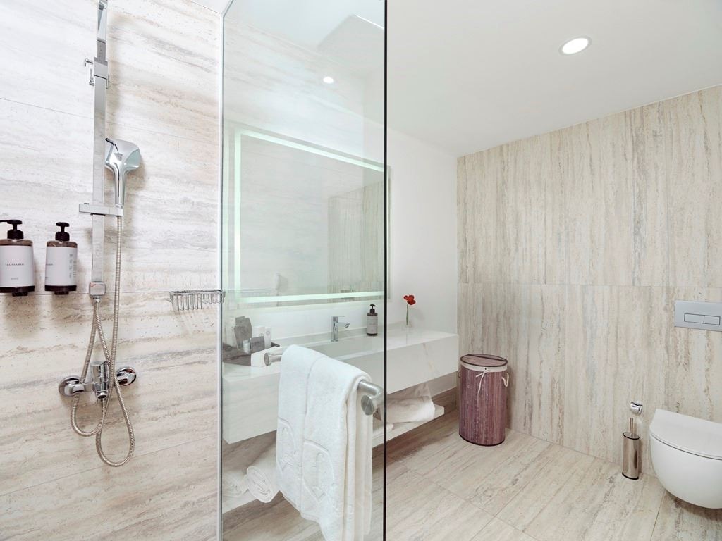rooms-pearl-large-room