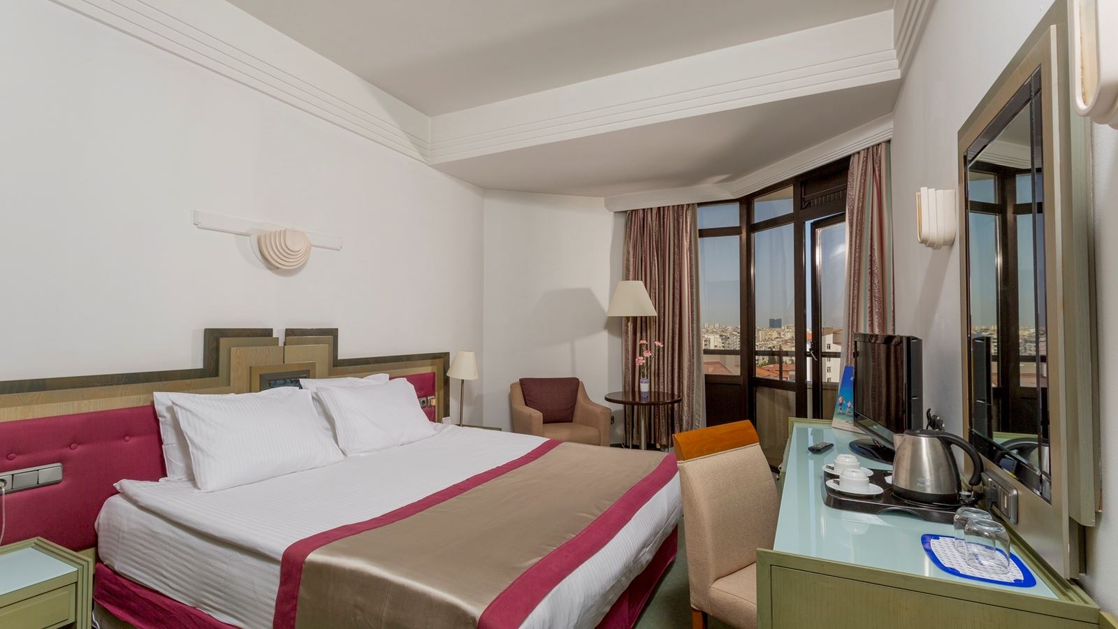 rooms-city-room