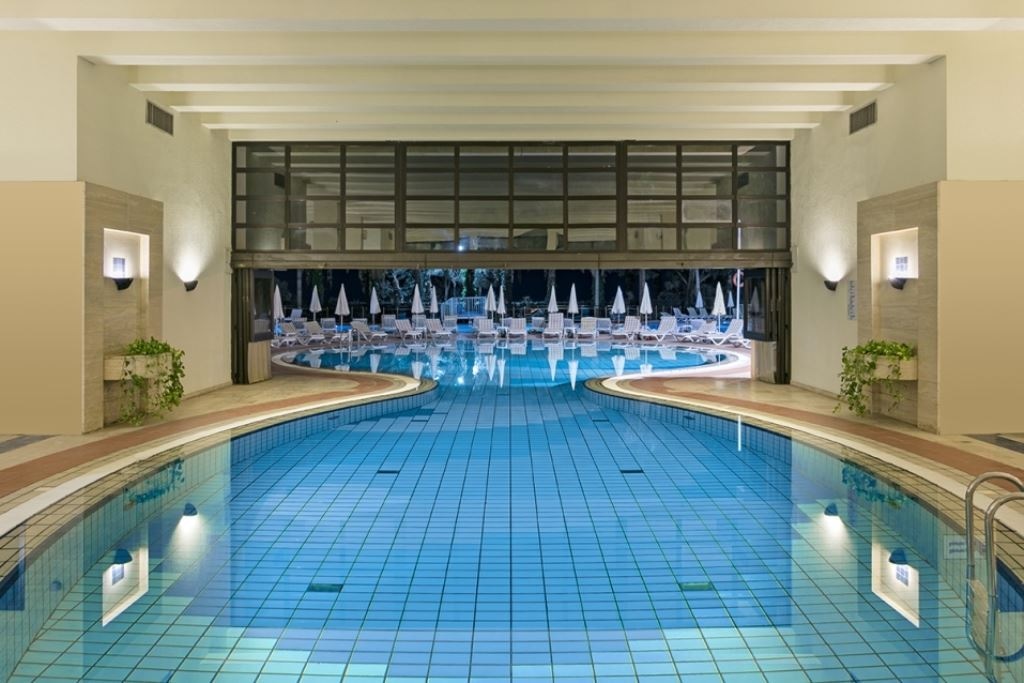 pools-indoor-pool