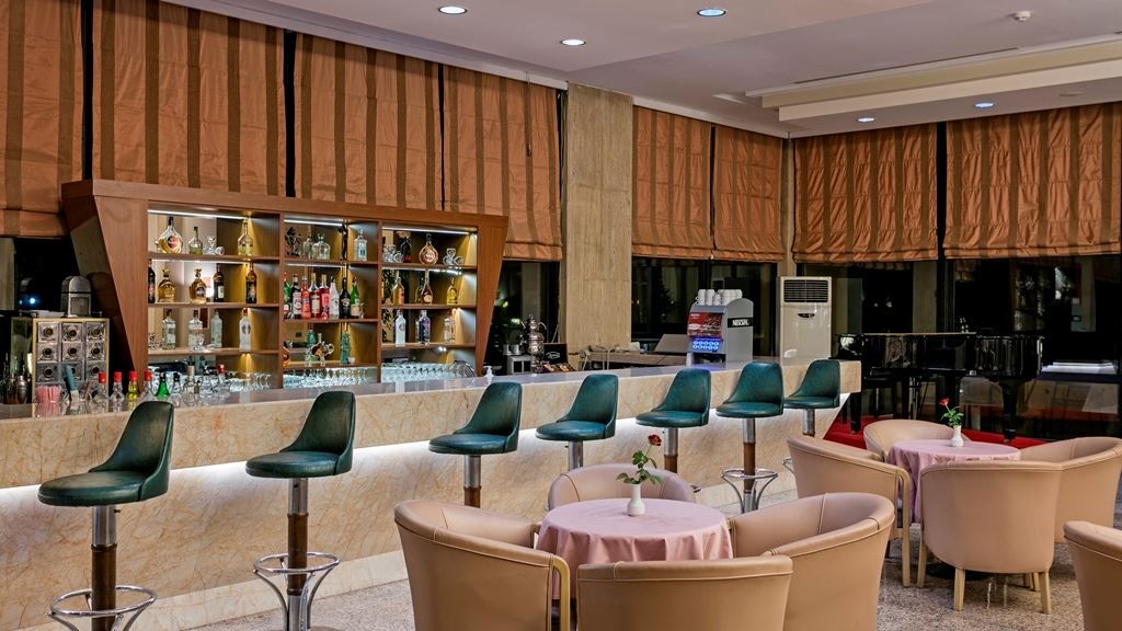 bars-lobby-bar