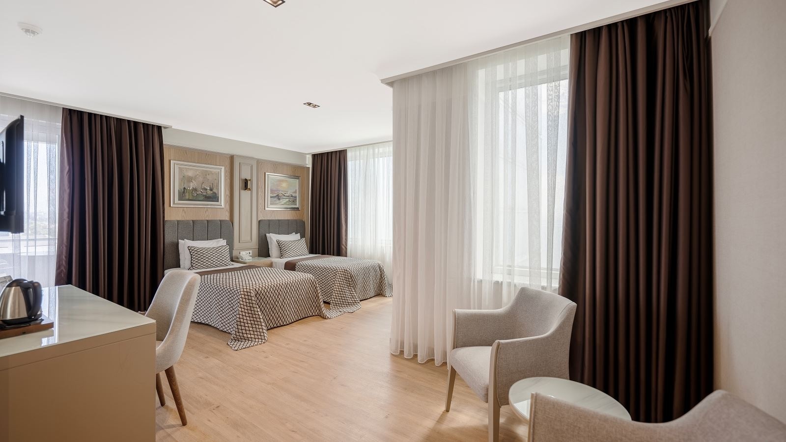 rooms-family-room