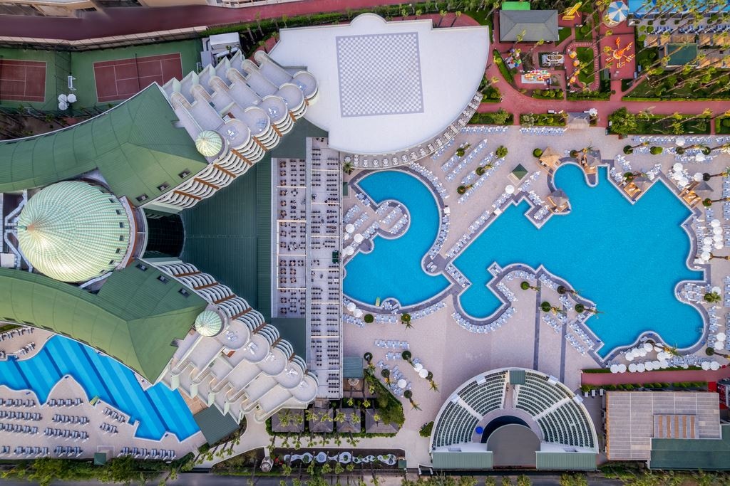 pools-outdoor-pool