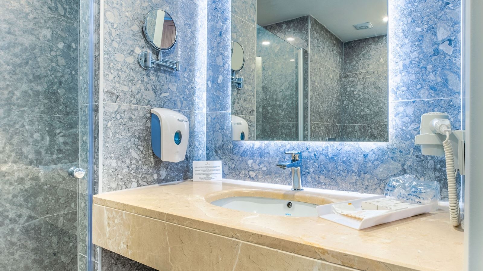 rooms-hotel-standard-room