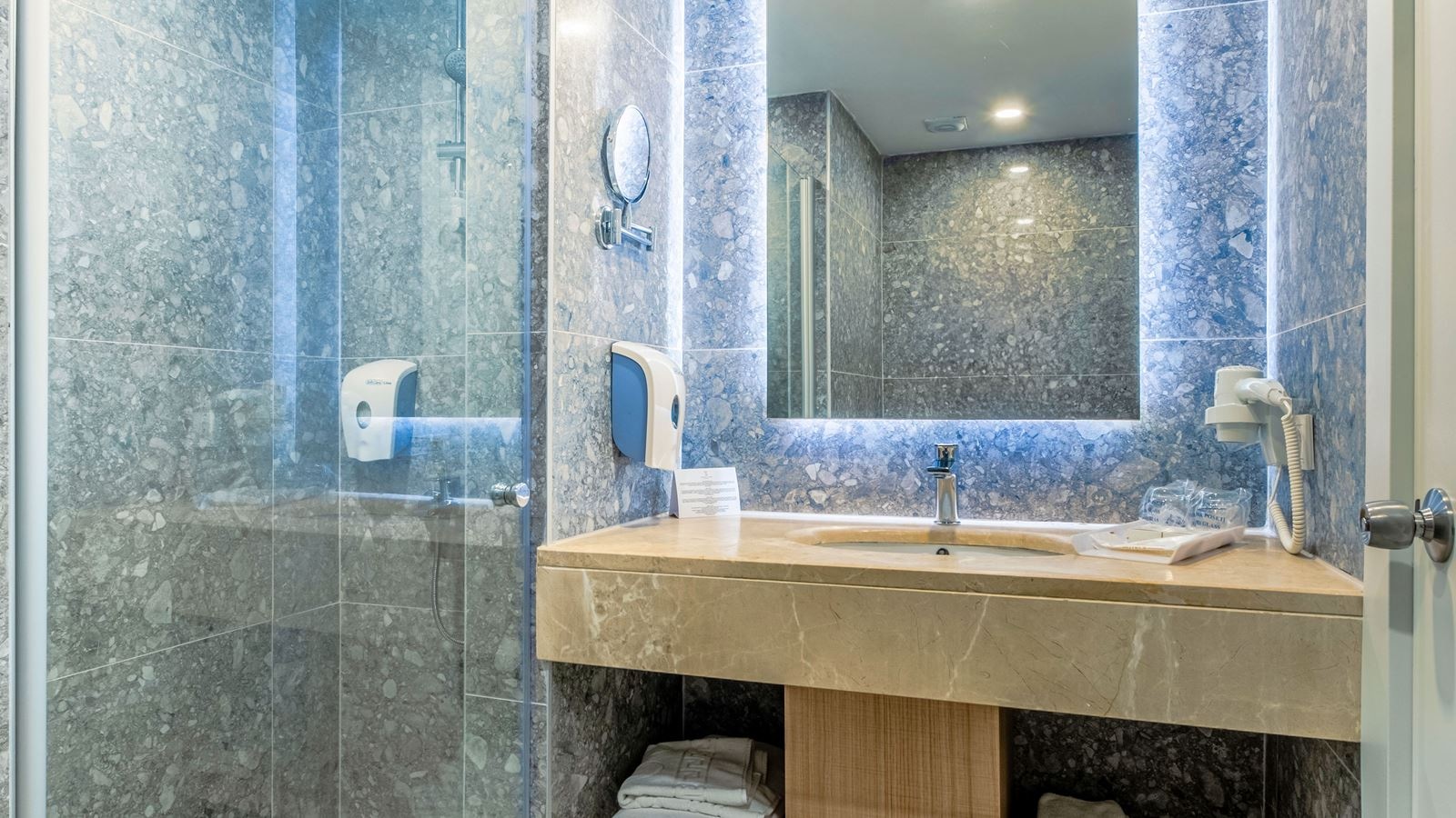 rooms-hotel-family-room