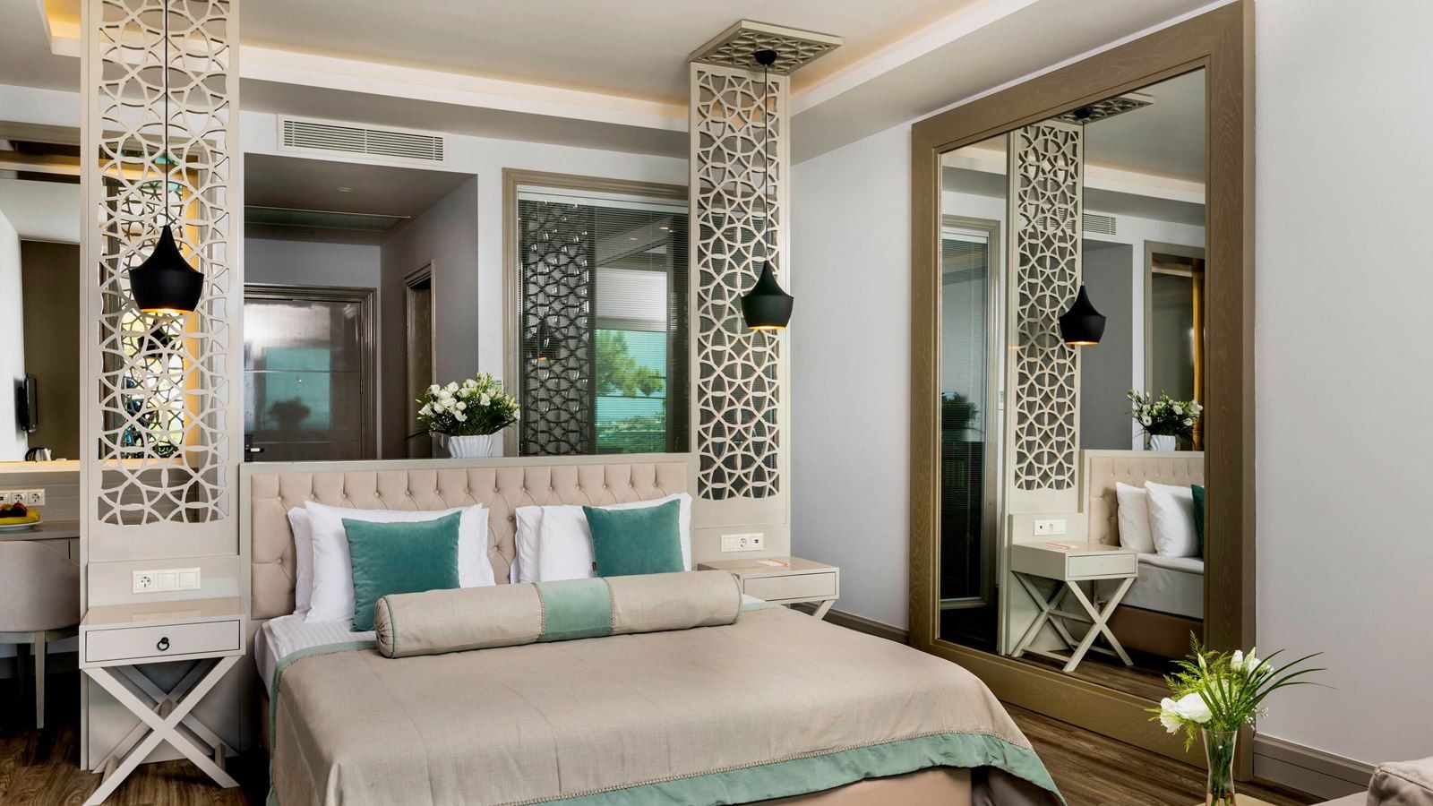 rooms-deluxe-room-seaview