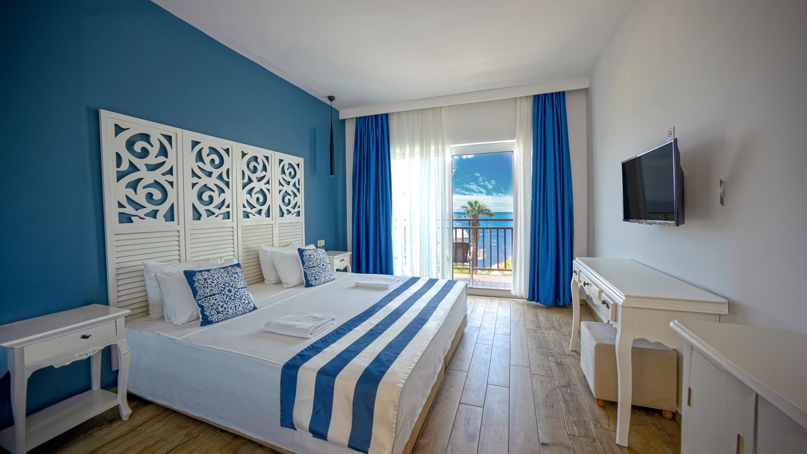 rooms-club-room-seaview