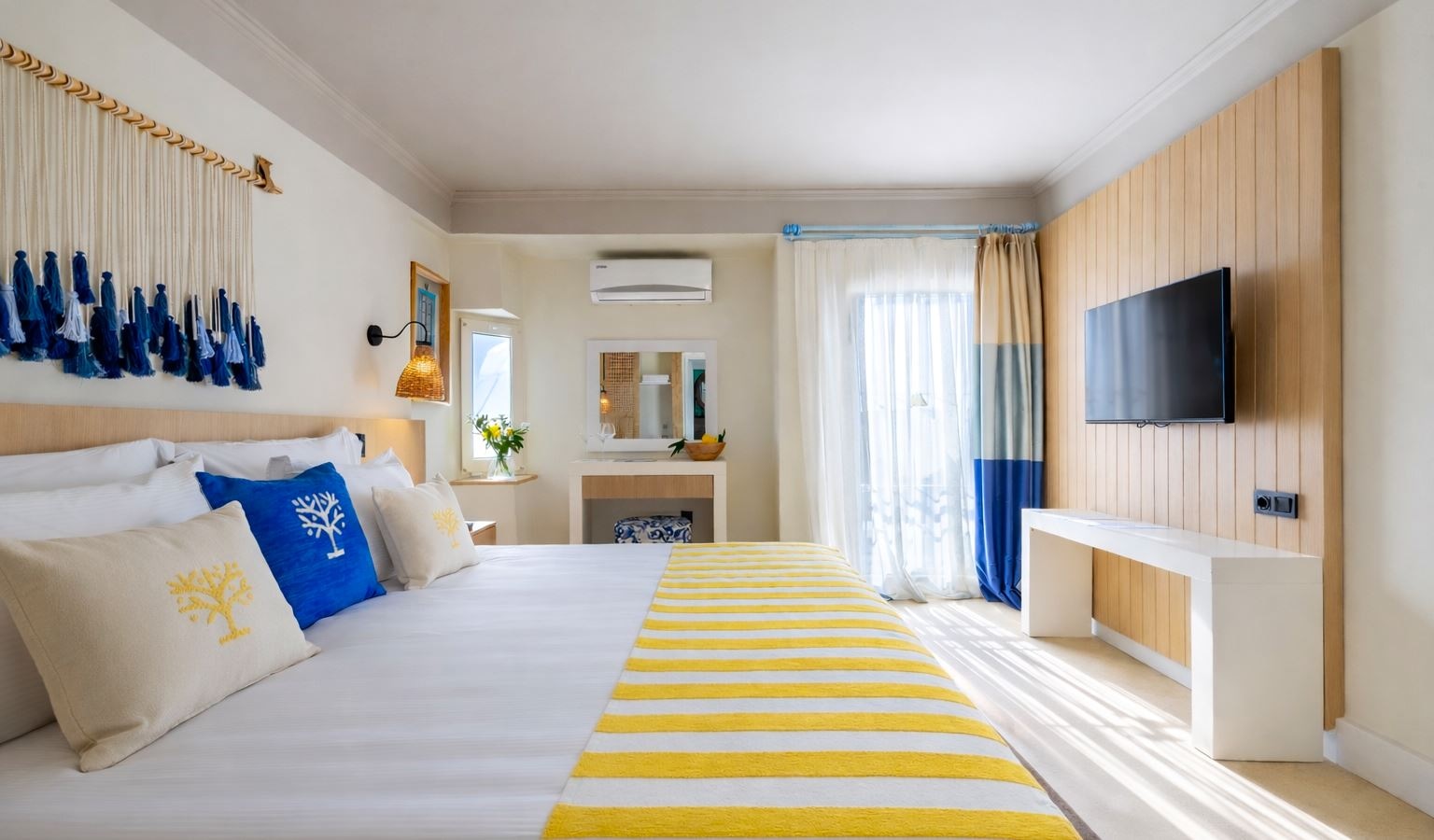 rooms-ege-club-room