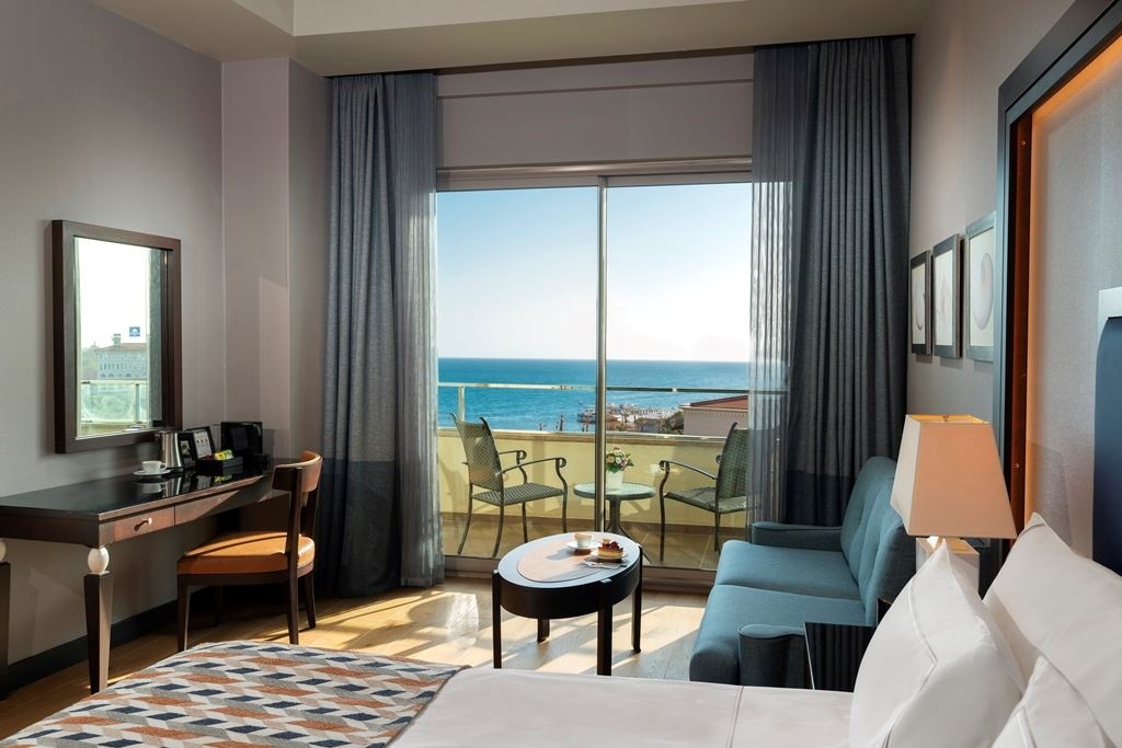 rooms-superior-room
