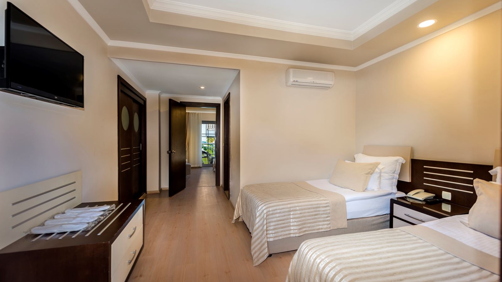 rooms-family-room