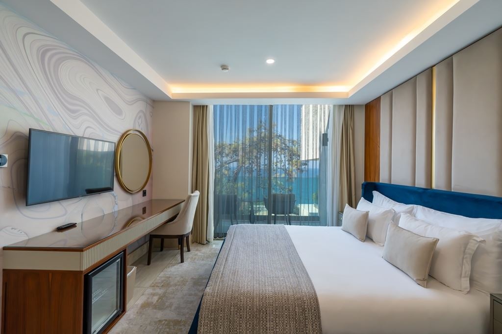 rooms-superior-pool-suite