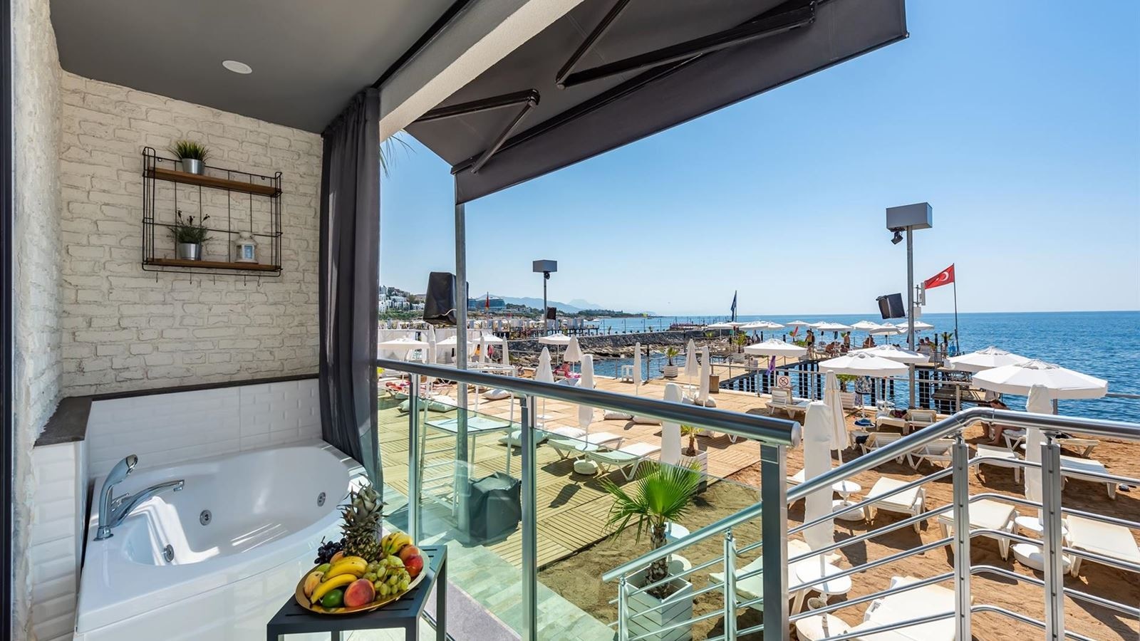 rooms-premium-beach-front-terrace-room