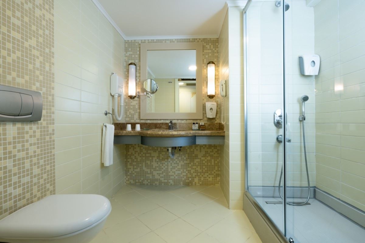 rooms-coral-room