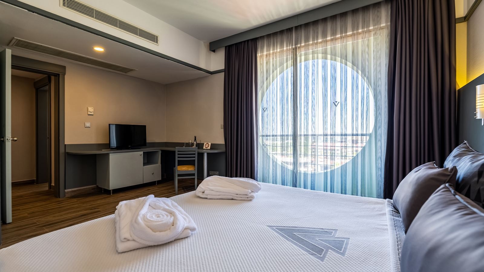 rooms-suite-room
