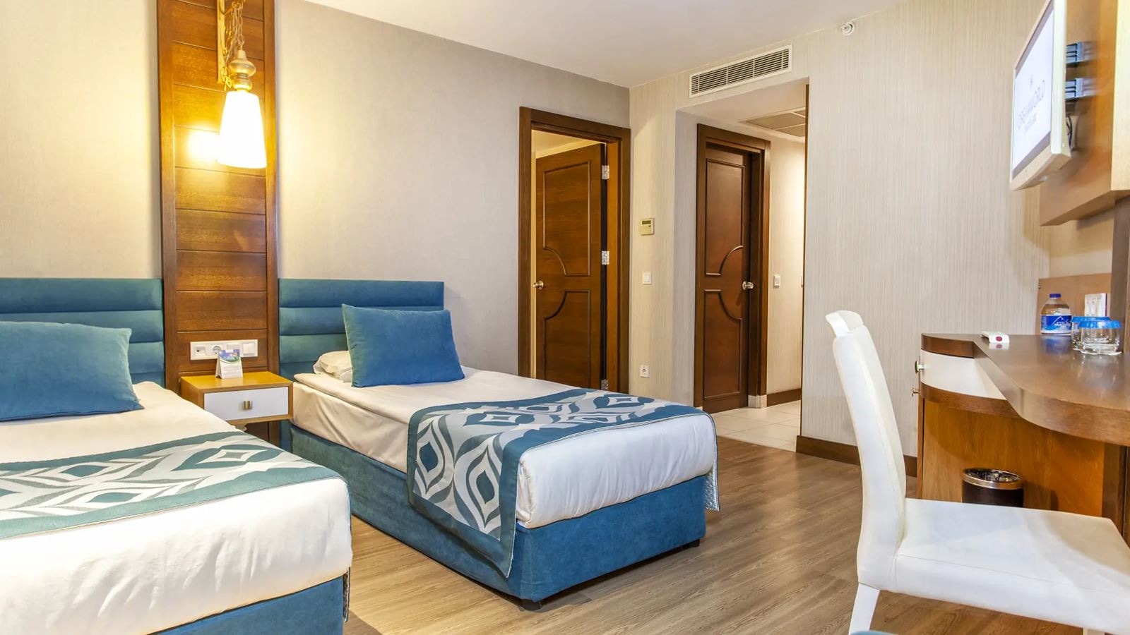 rooms-family-room