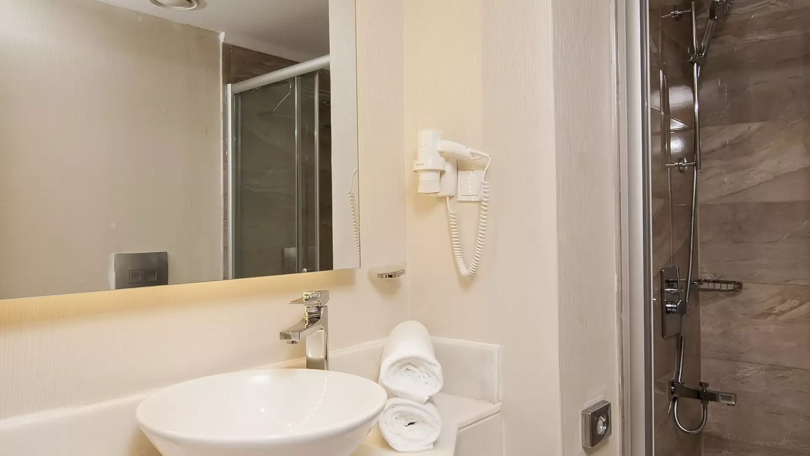 rooms-family-room