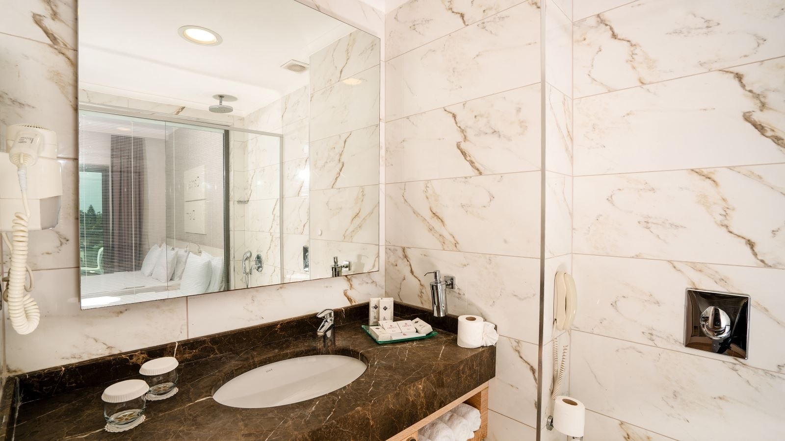 rooms-family-room