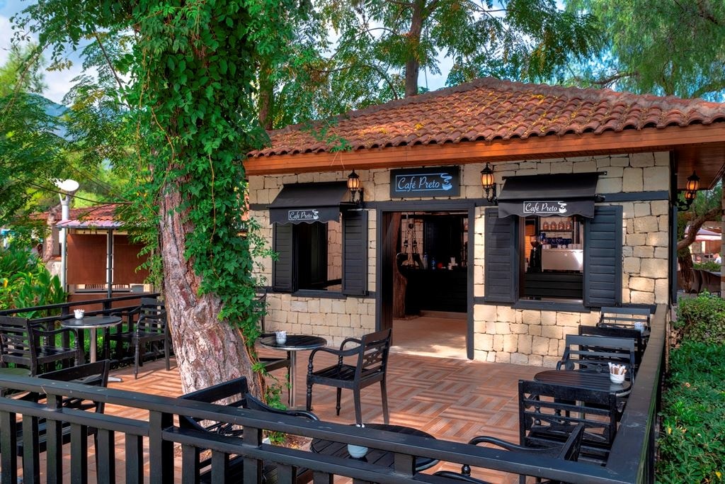 bars-cafe-preto