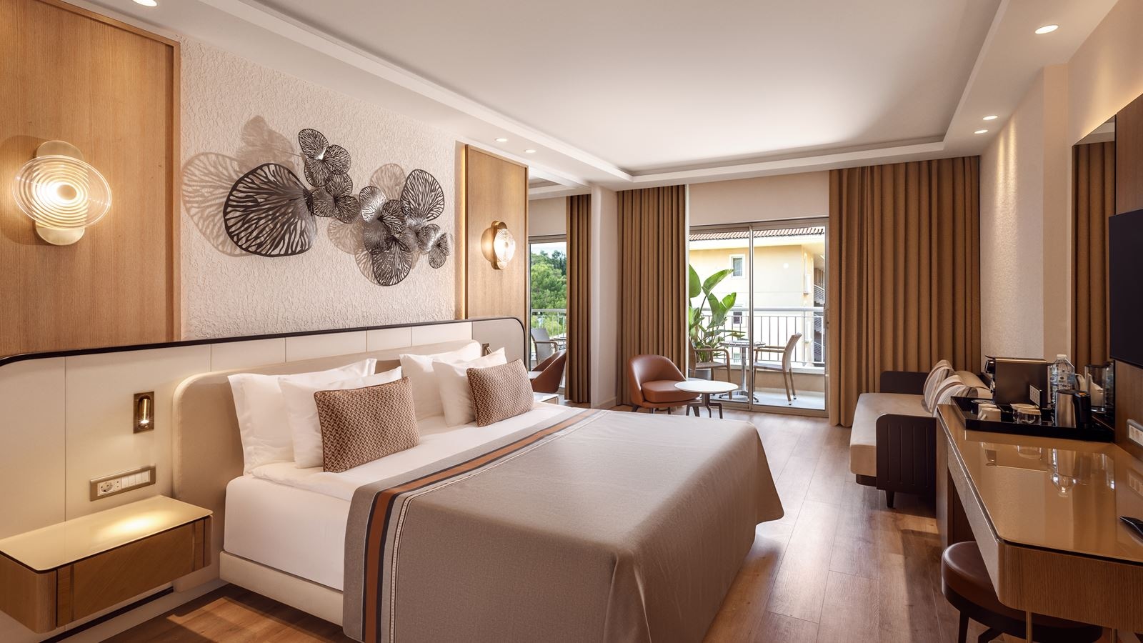 rooms-deluxe-large-room