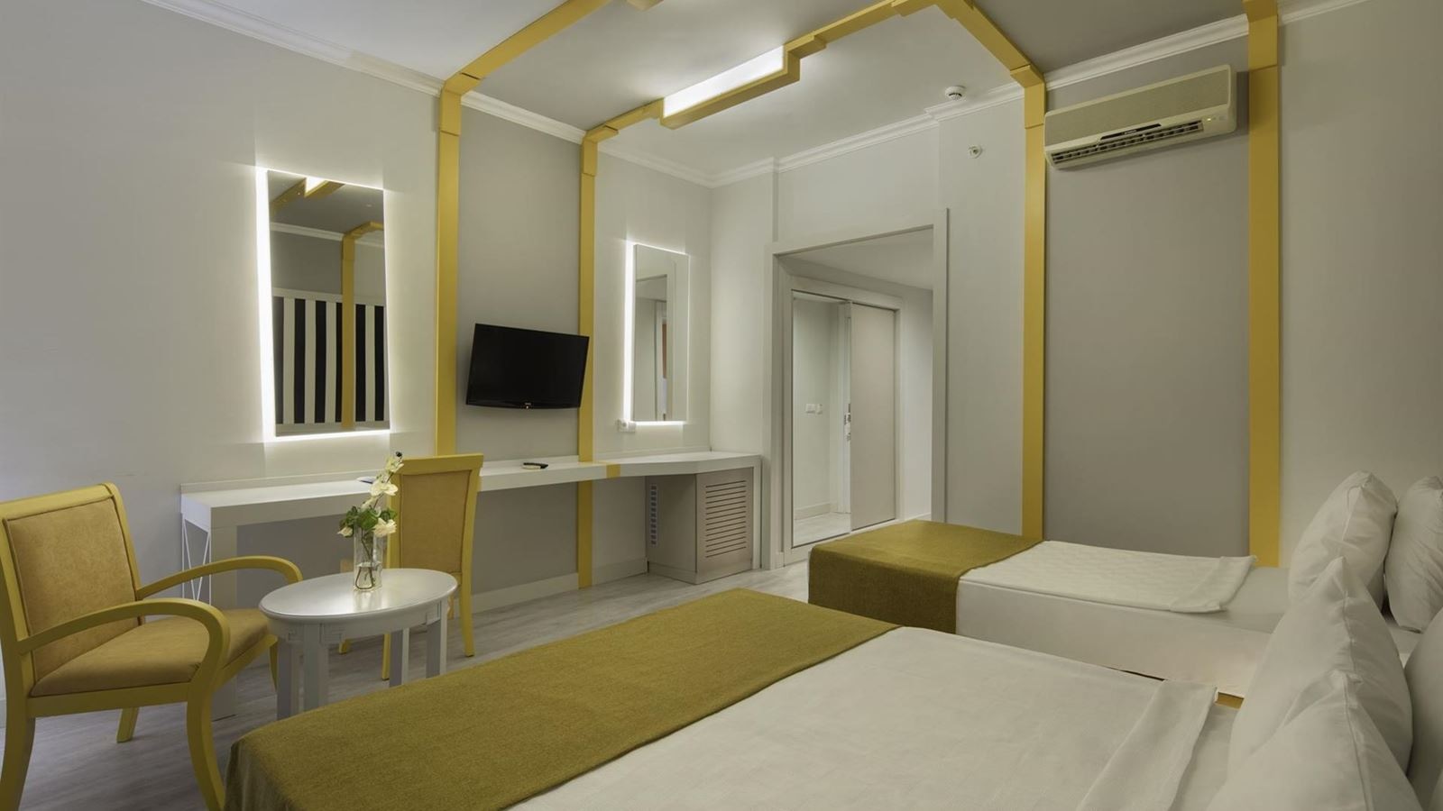 rooms-standard-side-sea-view-room