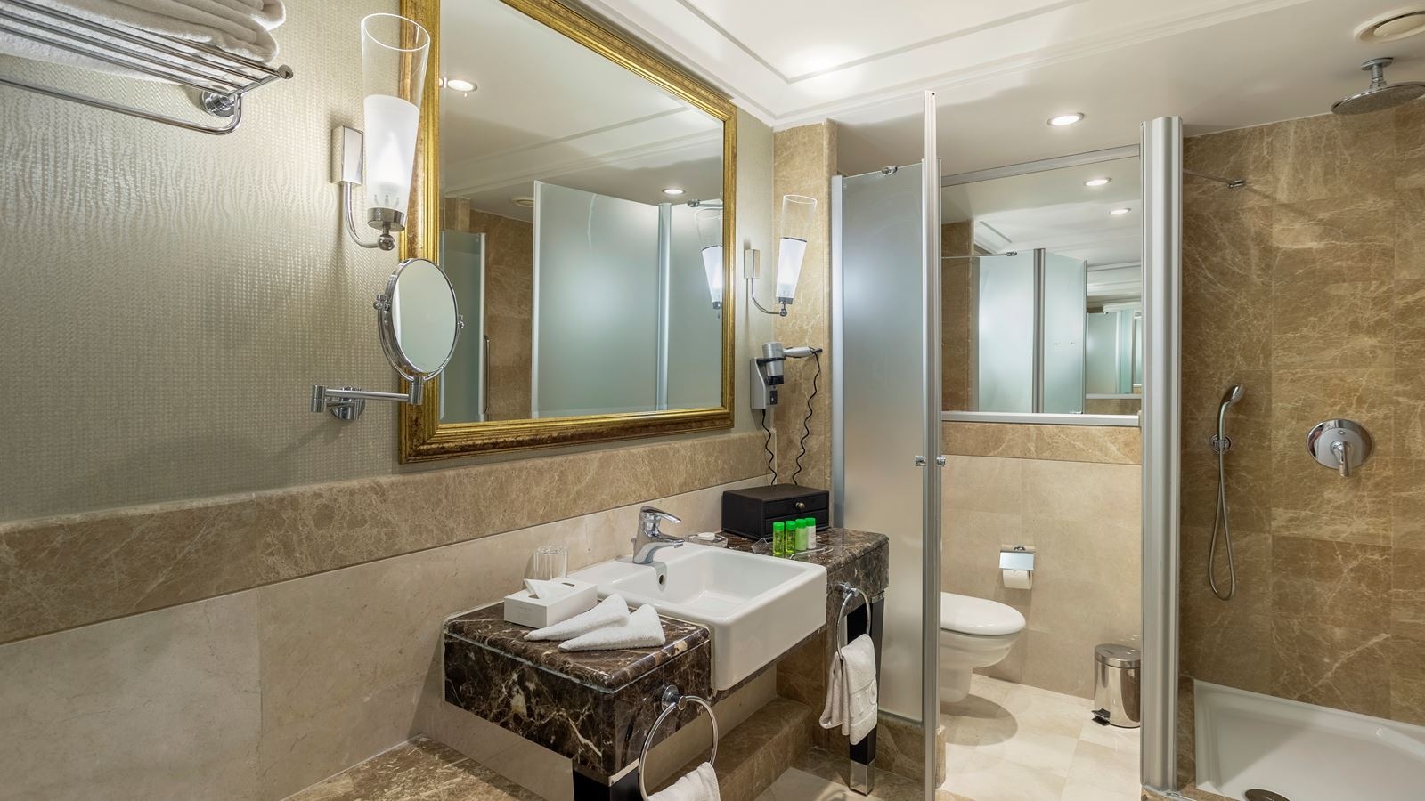 rooms-corner-suite