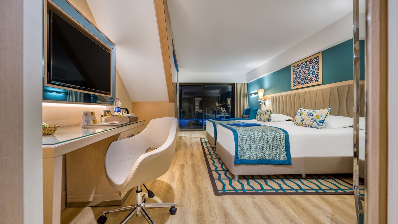 rooms-deluxe--swimup-suites