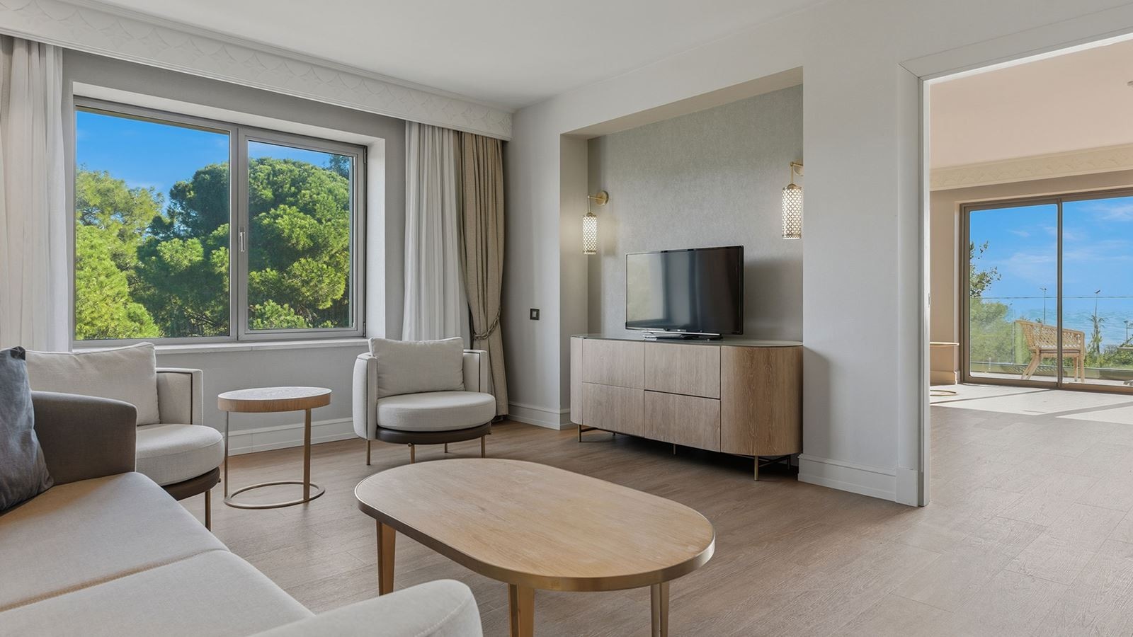 rooms-deluxe-suite
