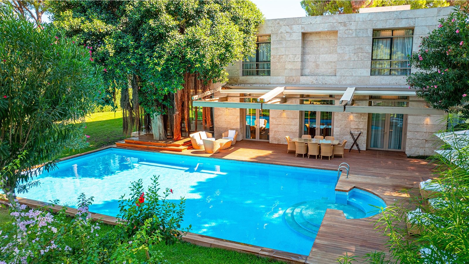 rooms-queen-villa