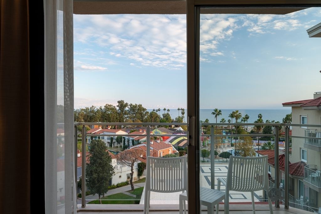 rooms-senior-suite