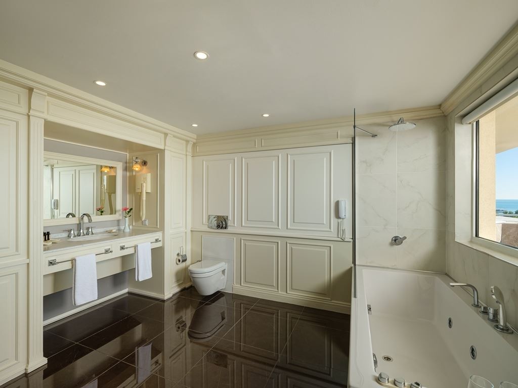 rooms-king-suite