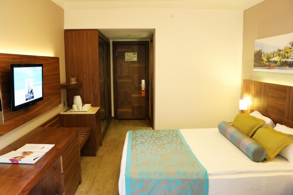 rooms-garden-house