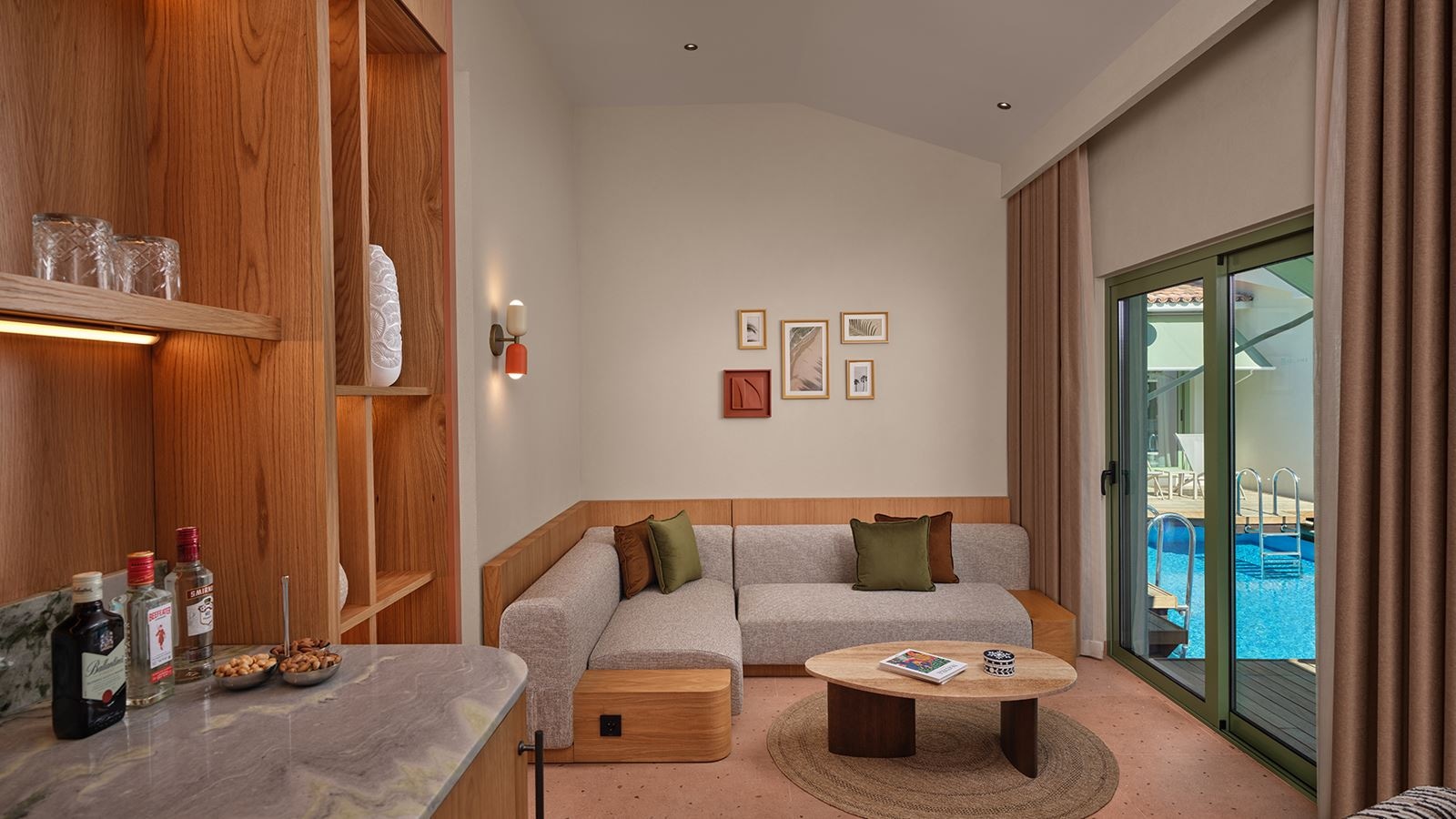 rooms-lake-suite-direct-pool-acces-+18-age