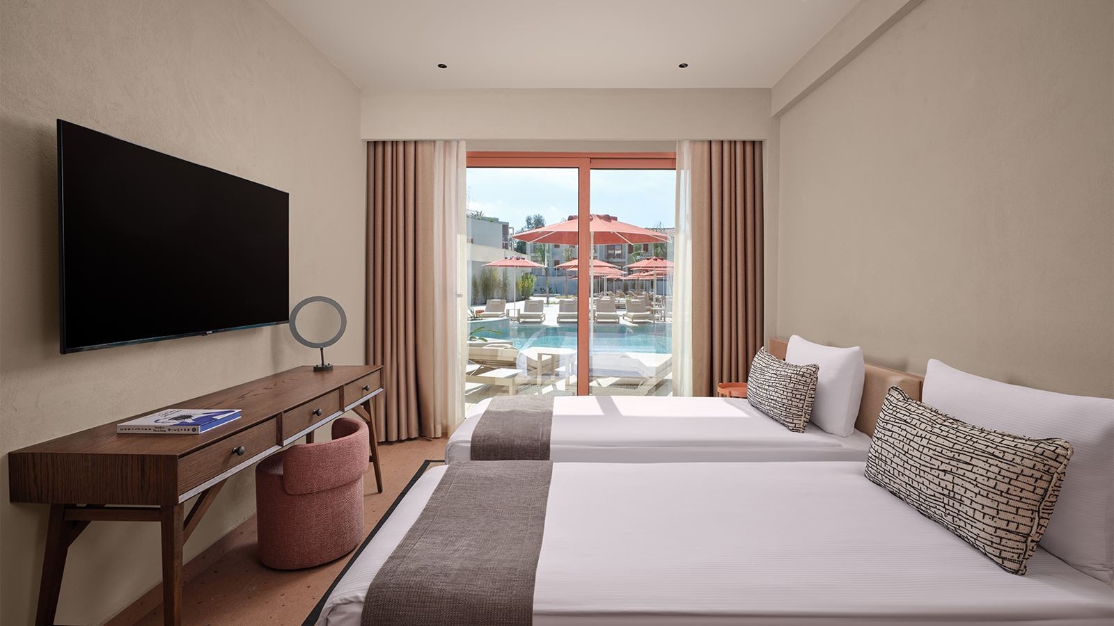 rooms-lagoon-premium-suite-direct-pool-access