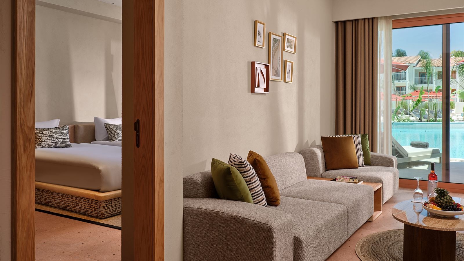 rooms-lagoon-premium-suite-direct-pool-access