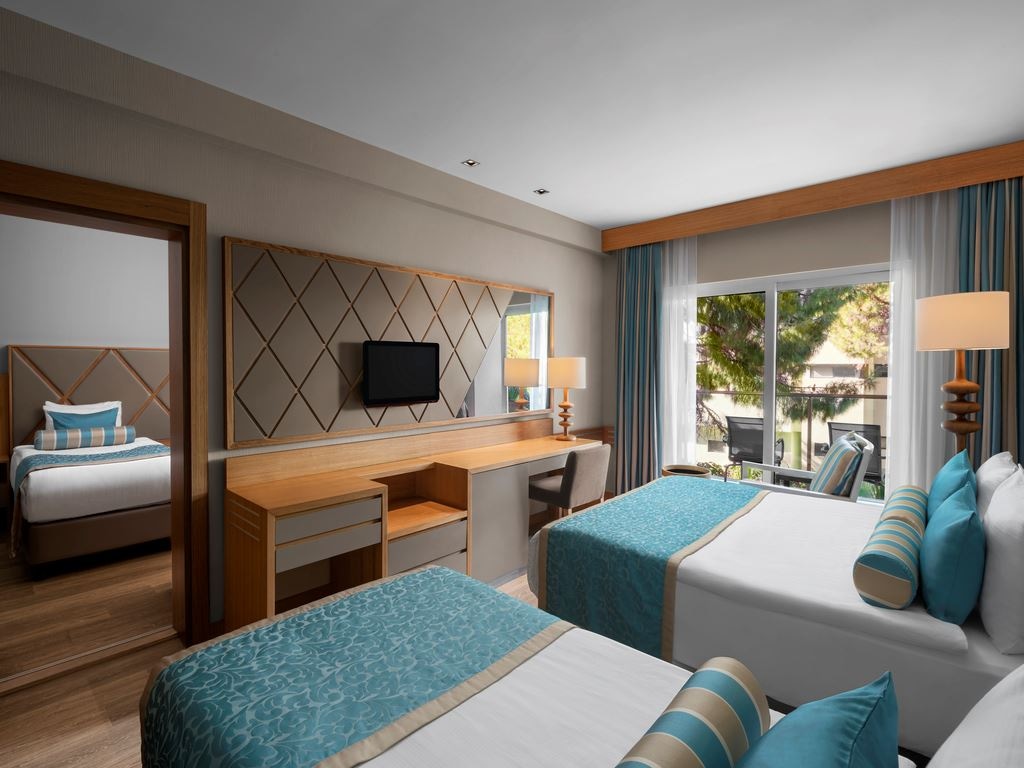 rooms-family-room