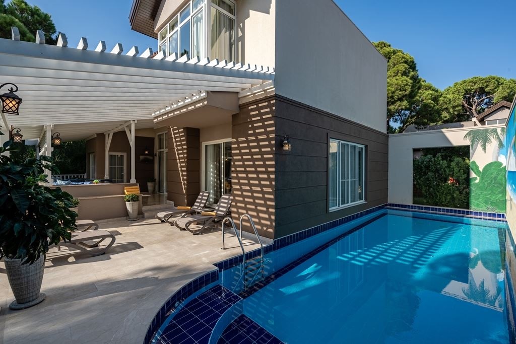 rooms-deluxe-villa