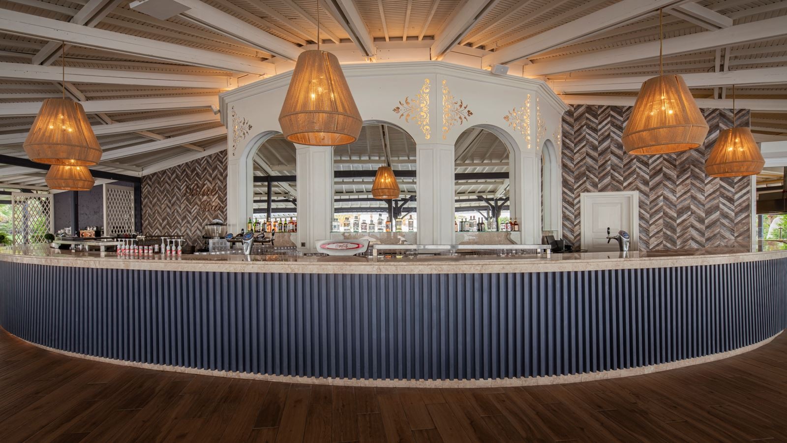 restaurants-pool-bar-snack