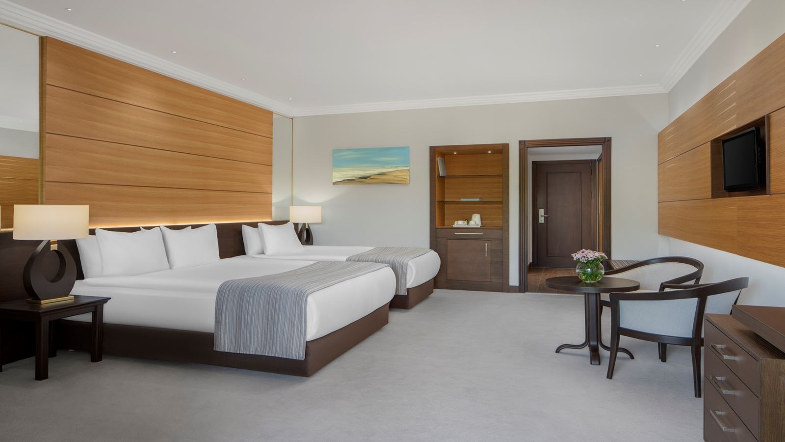 rooms-superior-land-view